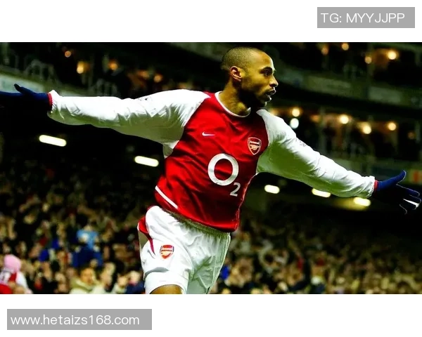 世界足球明星背后的支持者揭秘家人如何影响他们的职业生涯与成就 世界足球明星背后的支持者揭秘家人如何影响他们的职业生涯与成就